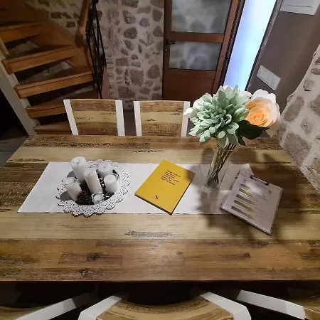 Traditional Beautiful House By The Beach Vila *