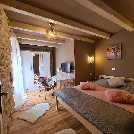 Traditional Beautiful House By The Beach Vila